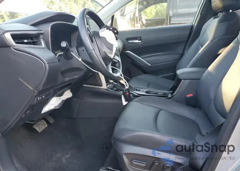 2022 Toyota Corolla Cross Xle z USA, uszkodzony, nr VIN 7MUDAAAG5NV013353